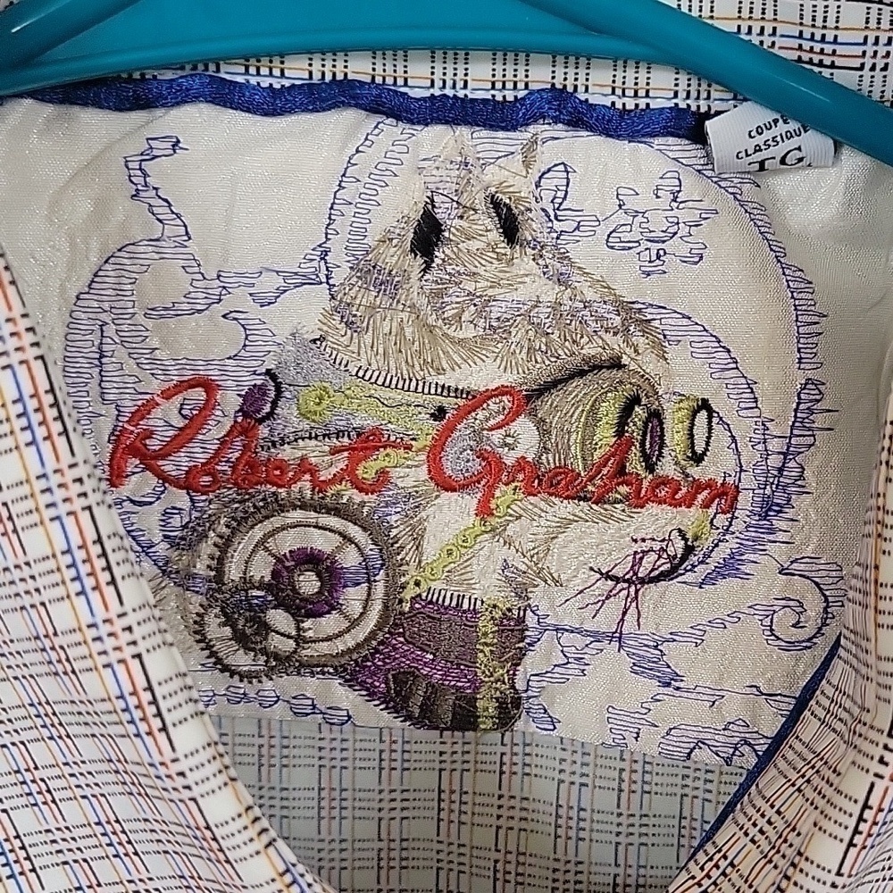 ROBERT GRAHAM 100% cotton button down shirt. Like new condition. Size XL - Picture 4 of 10